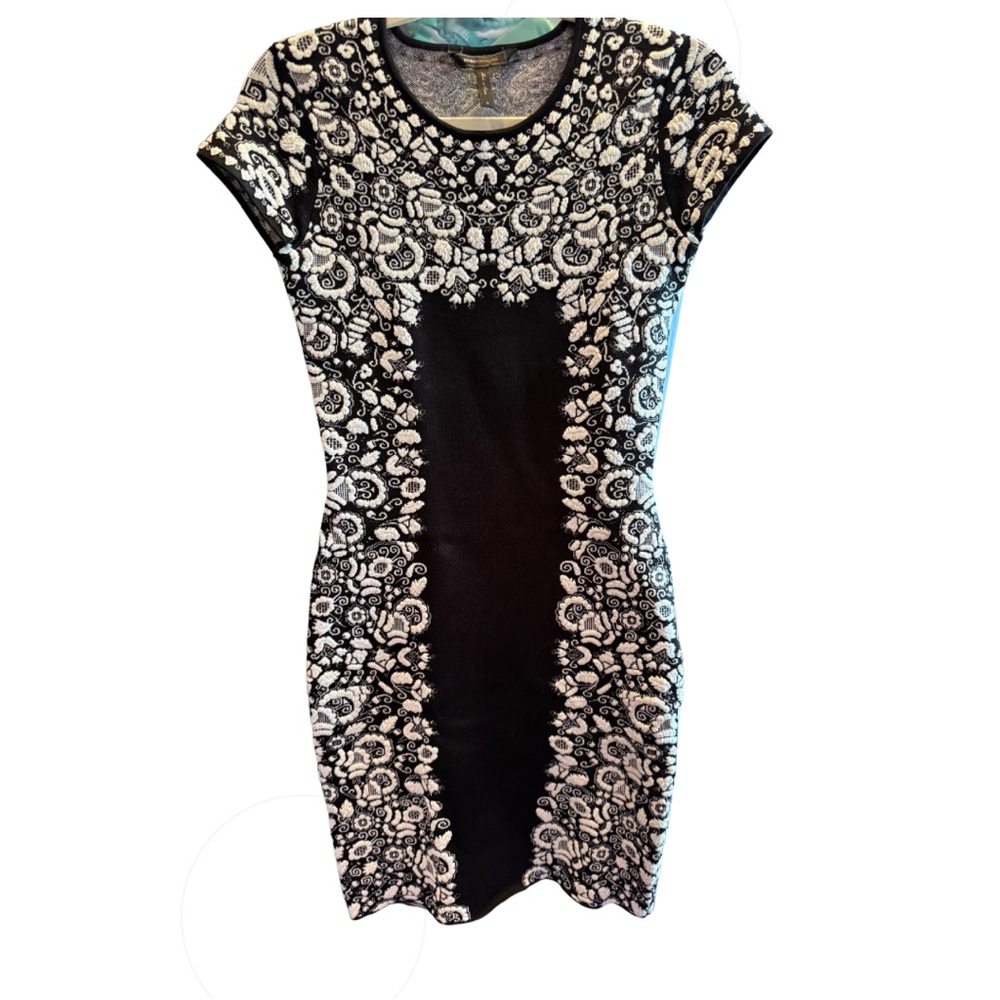 BCBGMAXAZRIA beautiful dress